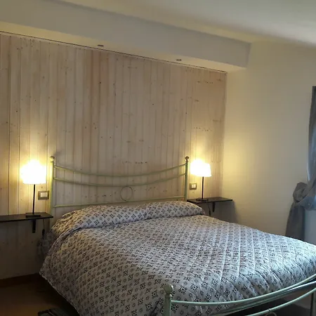 Casa Robinia 招待所