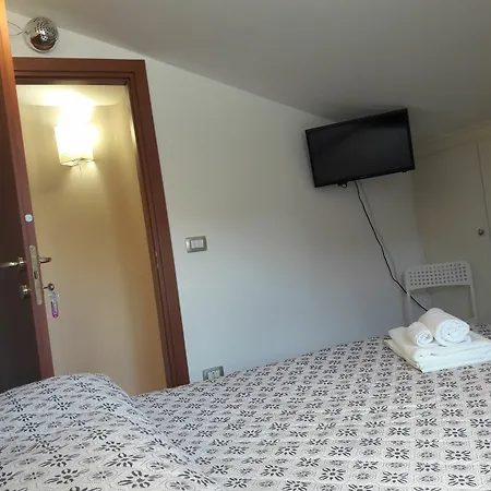 Casa Robinia 3* 奥维多